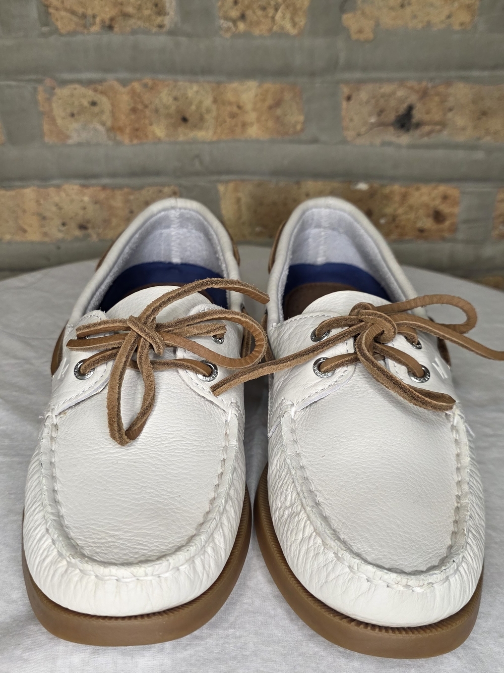 Sperry 2 Eye Leather Boat Shoe.  Worn One Day. Size 8M. Cream.
